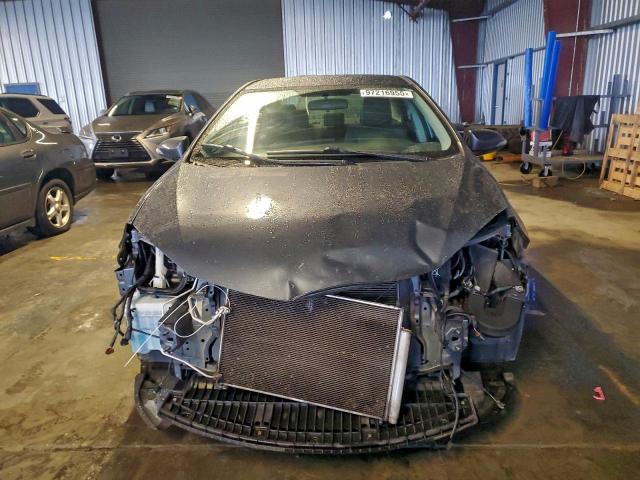 Toyota Corolla L Image 4