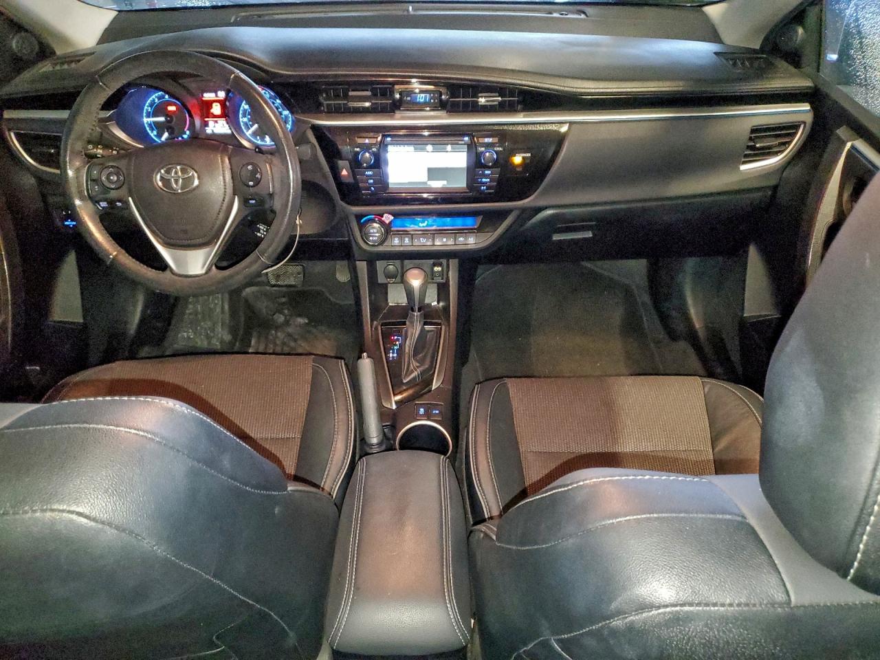 Toyota Corolla L Image 10