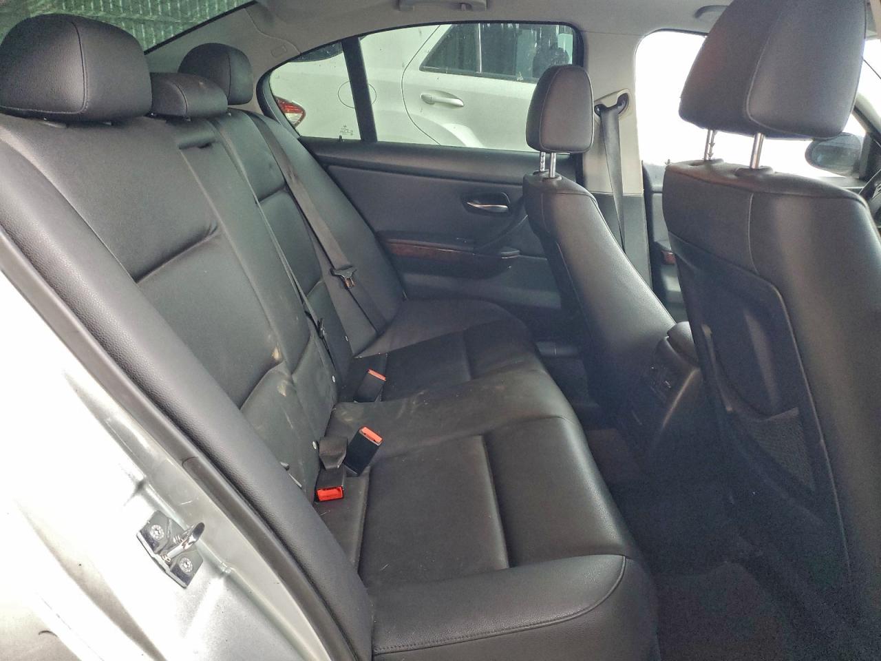 BMW 3 Series I Image 11