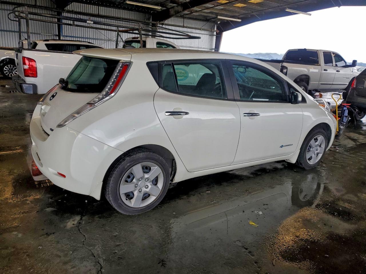 Nissan LEAF S Image 12
