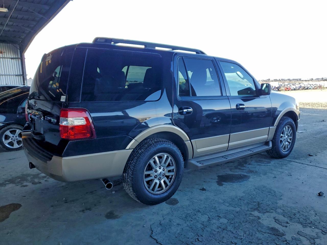 Ford Expedition Xlt Image 4