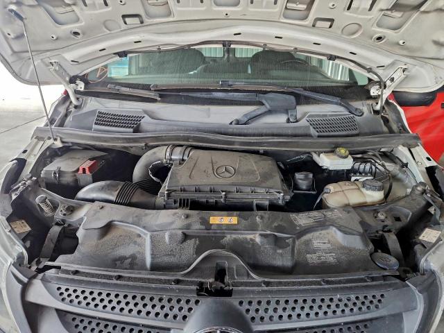 Mercedes-Benz Metris Image 6