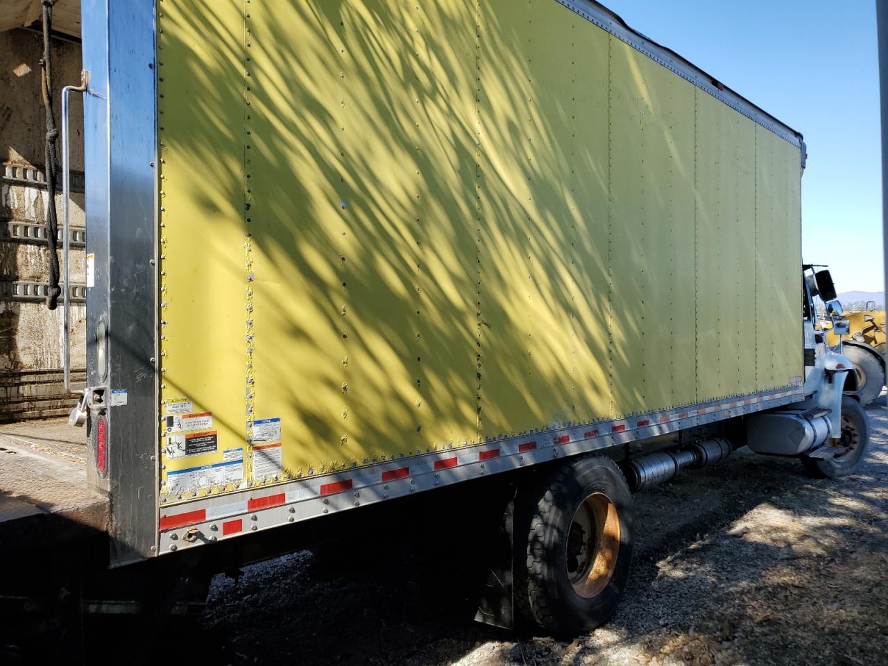 International 4300 4300 Image 3