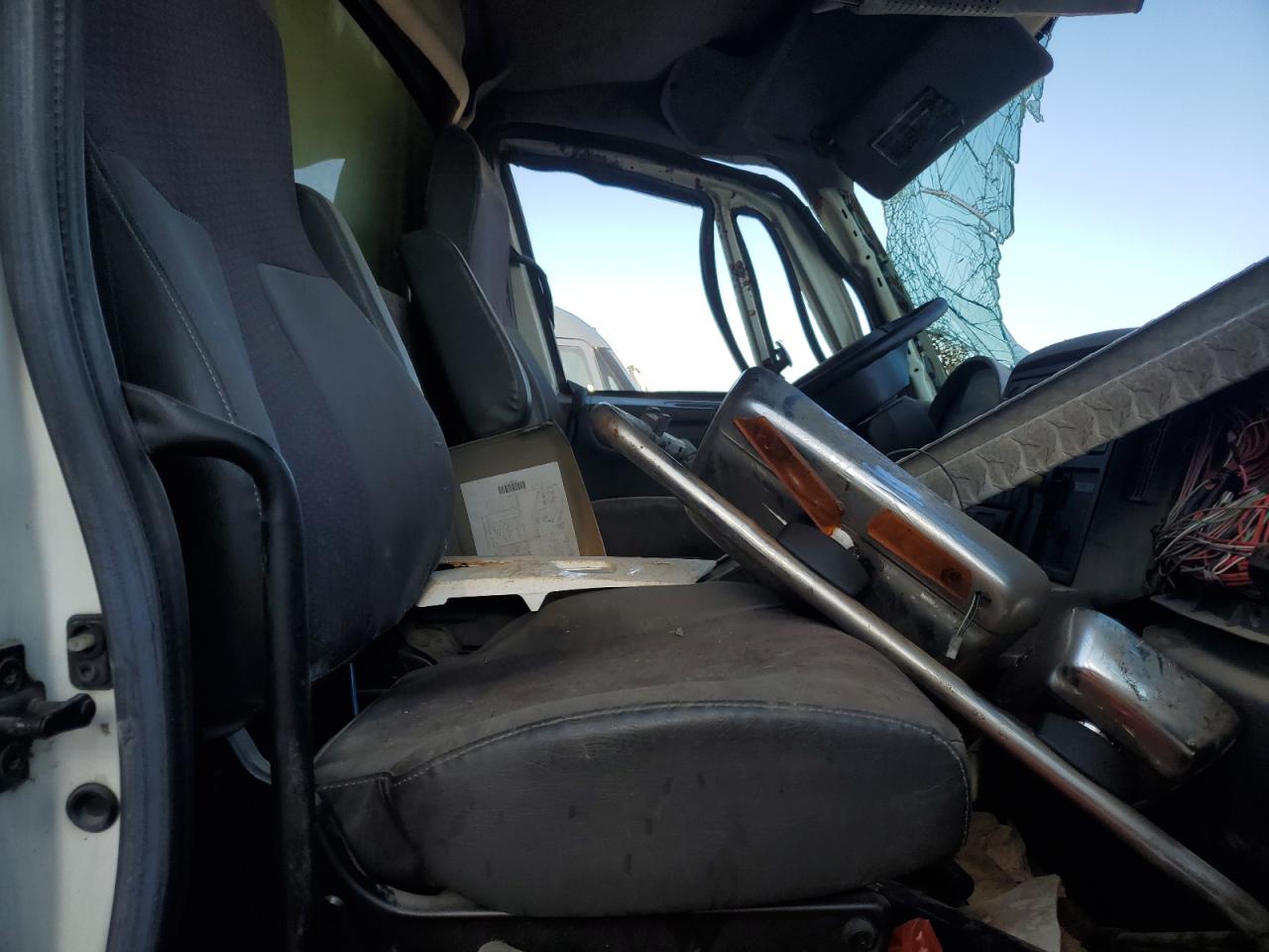 International 4300 4300 Image 4