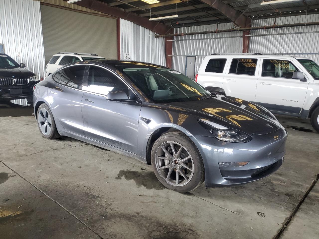 Tesla Model 3 Image 4