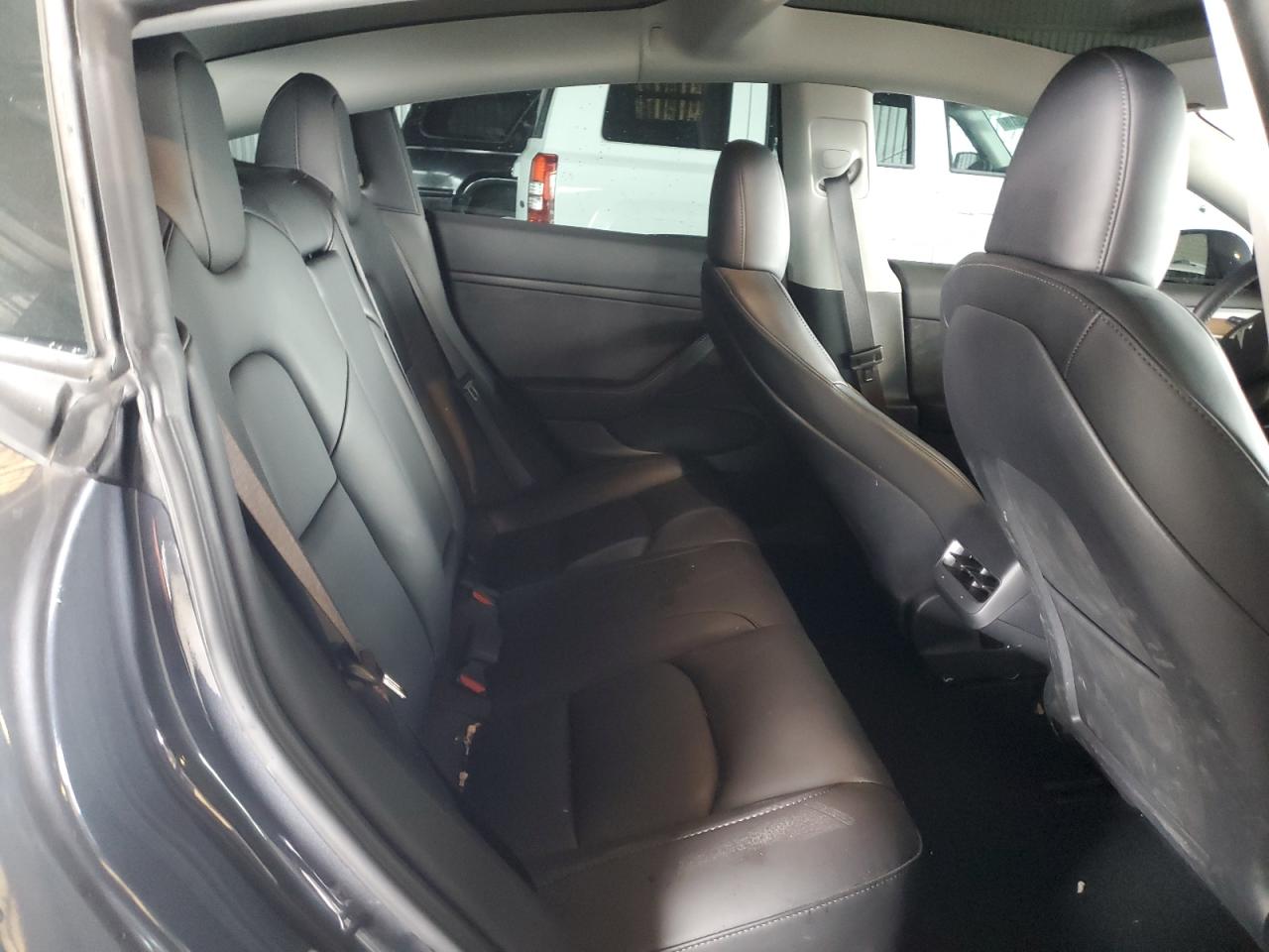 Tesla Model 3 Image 11