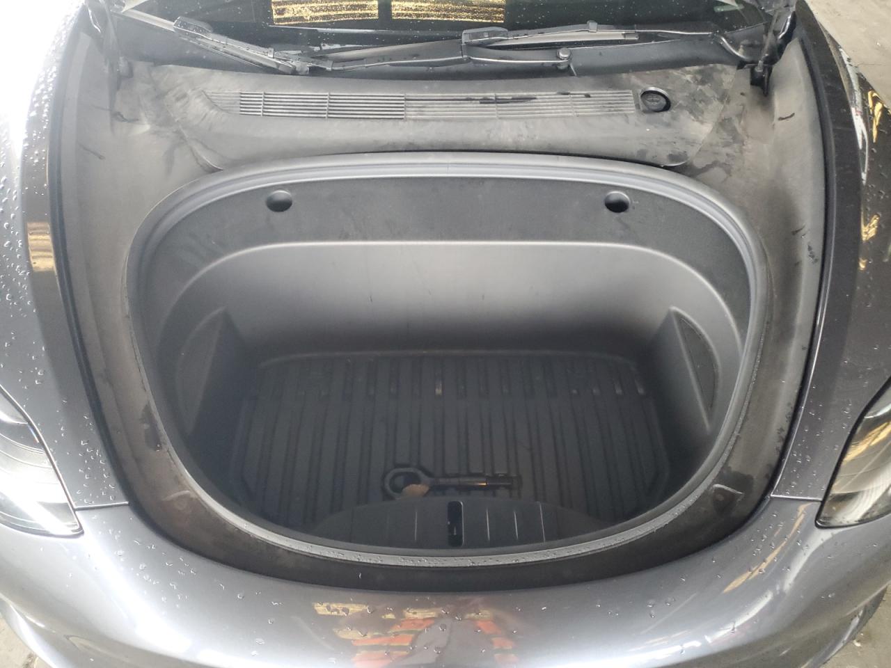 Tesla Model 3 Image 12