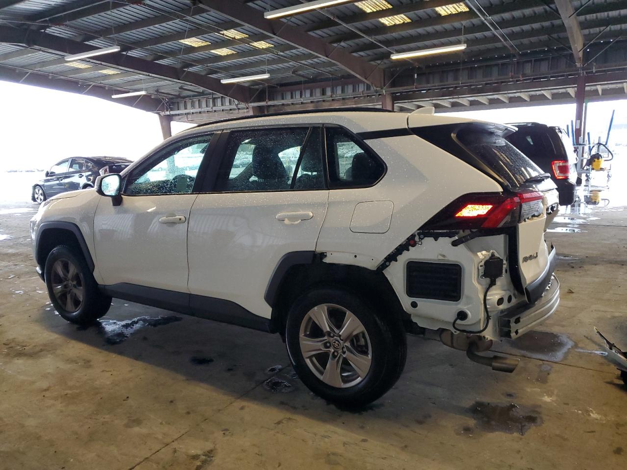 Toyota RAV4 Xle Image 6