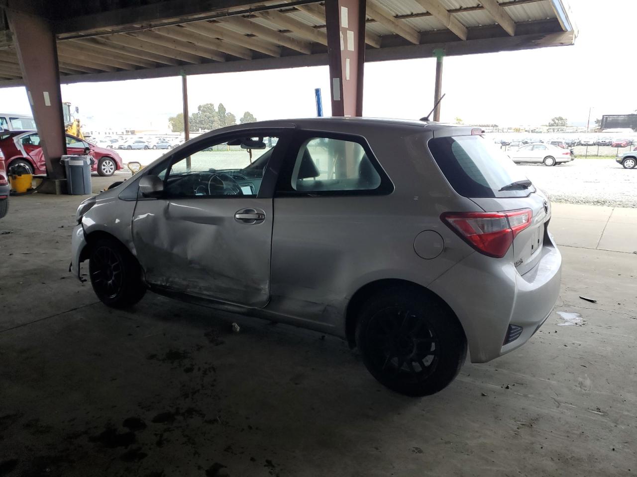 Toyota Yaris L Image 2