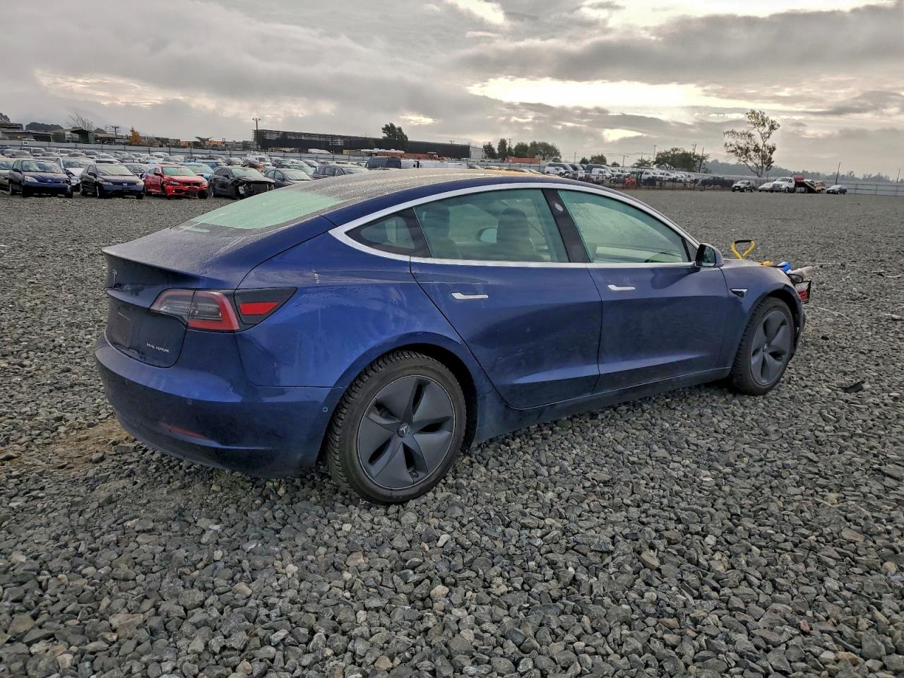 Tesla Model 3 Image 11