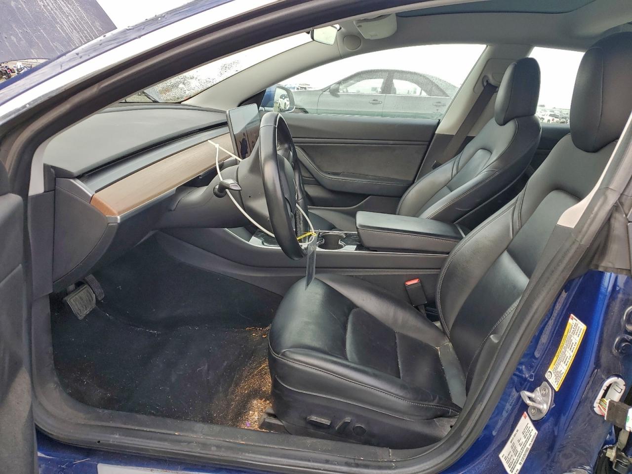 Tesla Model 3 Image 6