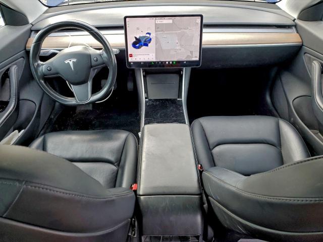 Tesla Model 3 Image 4