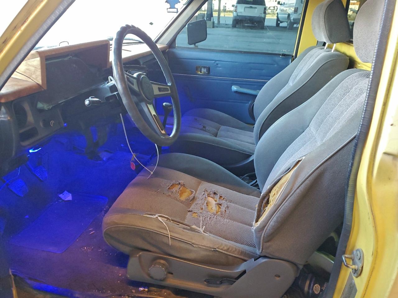 Toyota Pick Up Image 6