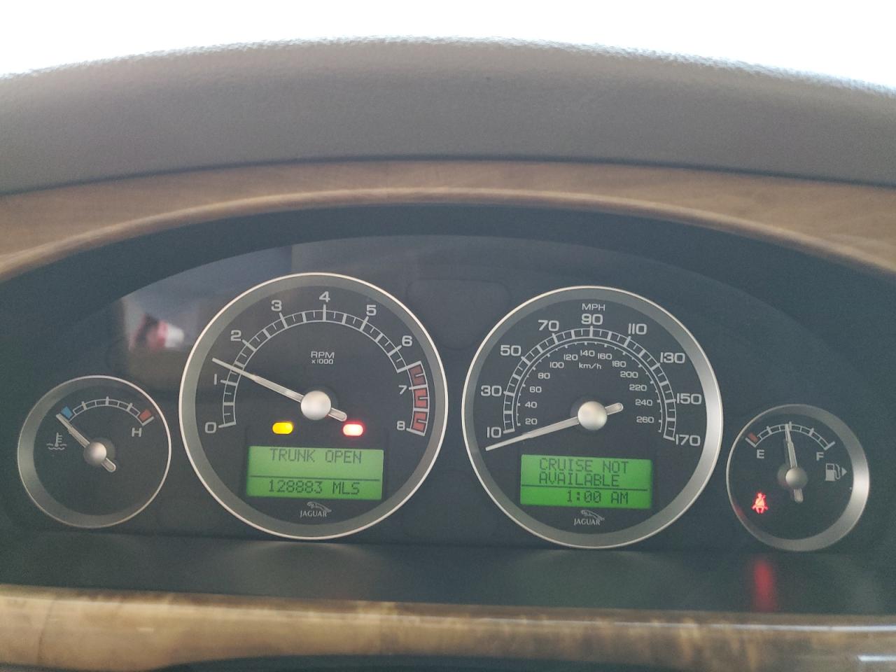 Jaguar S-Type 4.2 Image 8