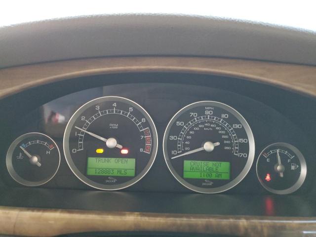 Jaguar S-Type 4.2 Image 8