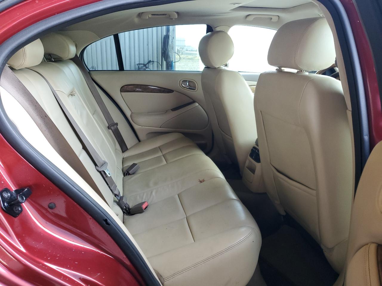 Jaguar S-Type 4.2 Image 5