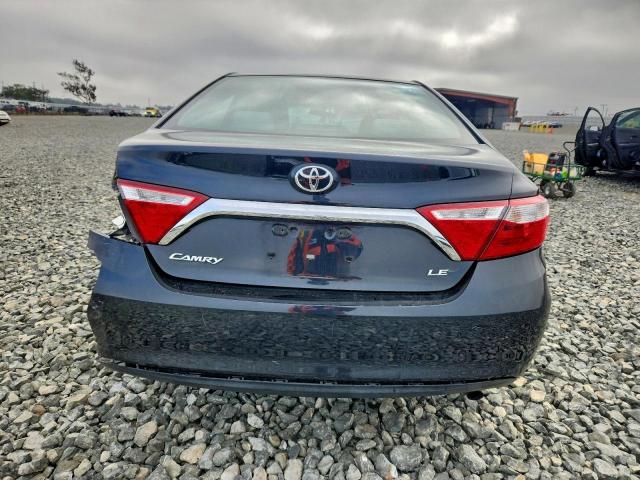 Toyota Camry Le Image 3