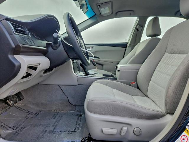 Toyota Camry Le Image 2