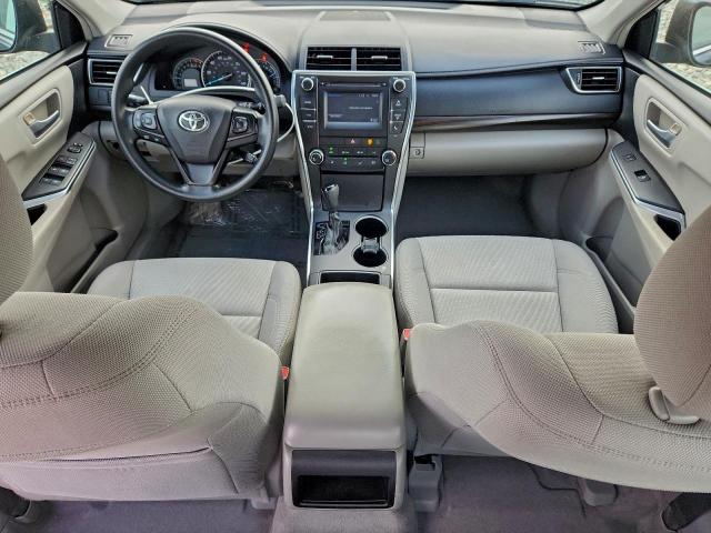 Toyota Camry Le Image 12