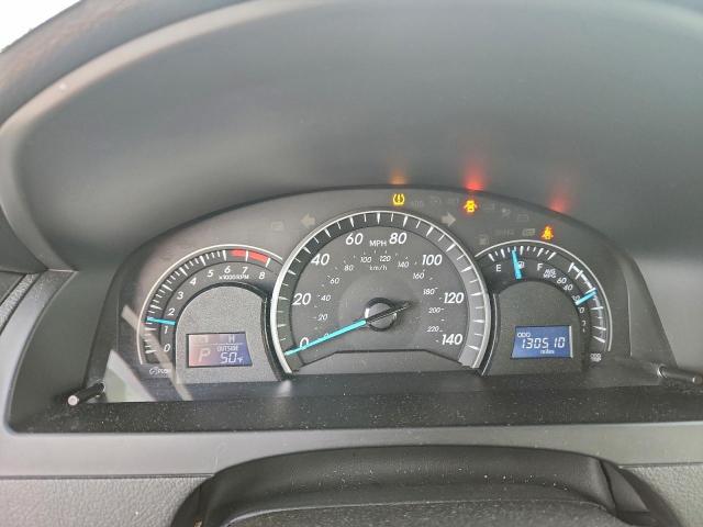 Toyota Camry Le Image 7