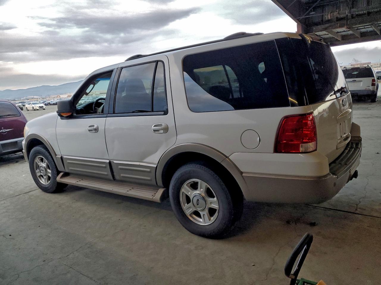 Ford Expedition Eddie Bauer Image 2