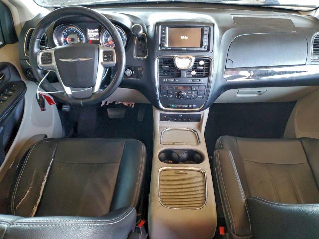 Chrysler Minivan Touring L Image 5