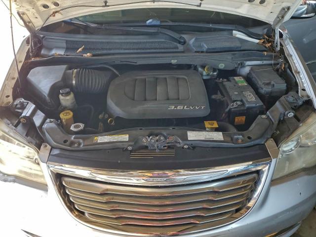 Chrysler Minivan Touring L Image 10