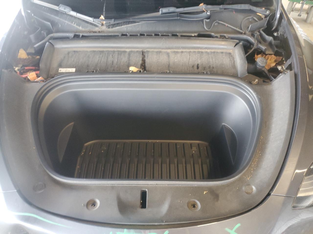 Tesla Model Y Image 2