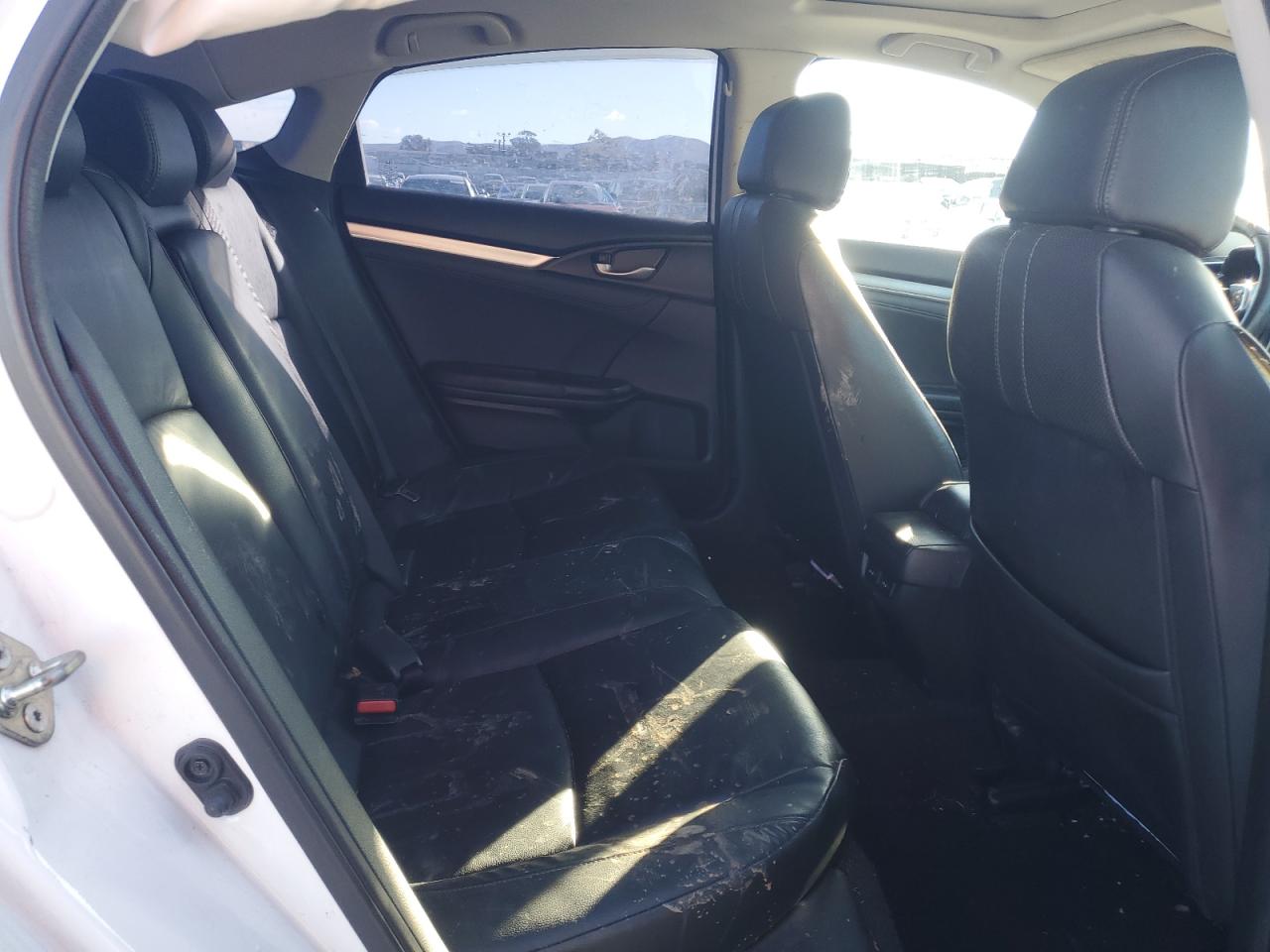 Honda Civic Touring Image 12