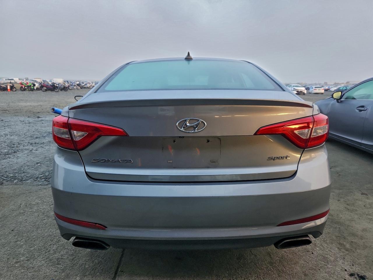 Hyundai SONATA Sport Image 2