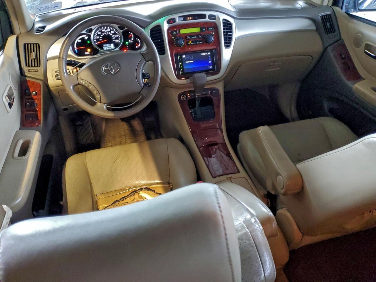 Toyota Highlander Hybrid Image 5