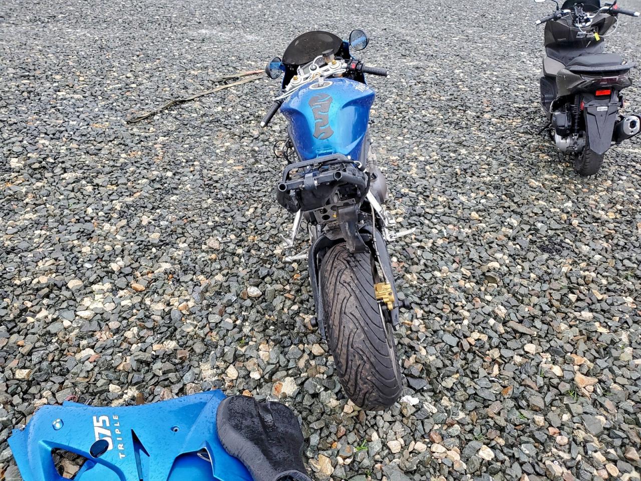 Triumph Motorcycle Daytona 675 Image 7