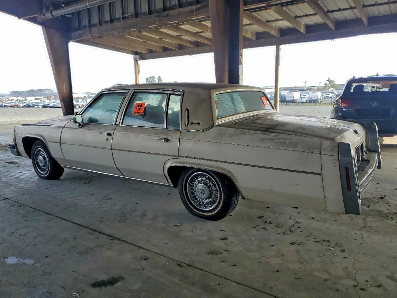 Cadillac DeVille Image 4