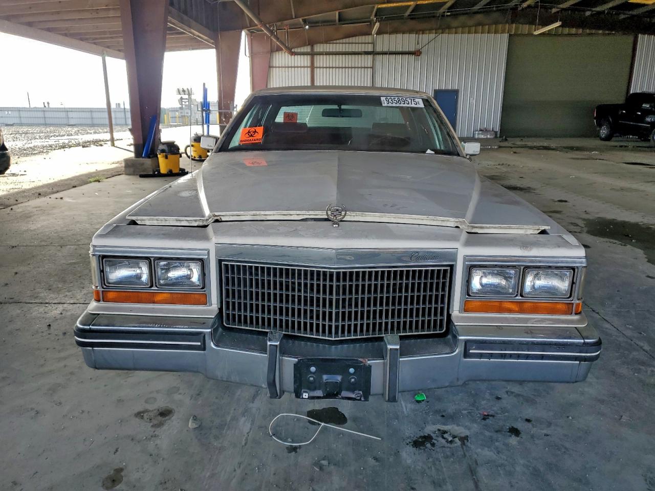 Cadillac DeVille Image 7