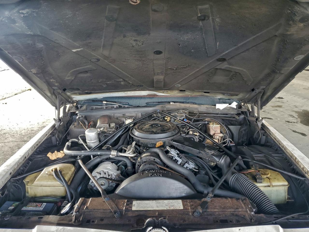 Cadillac DeVille Image 2