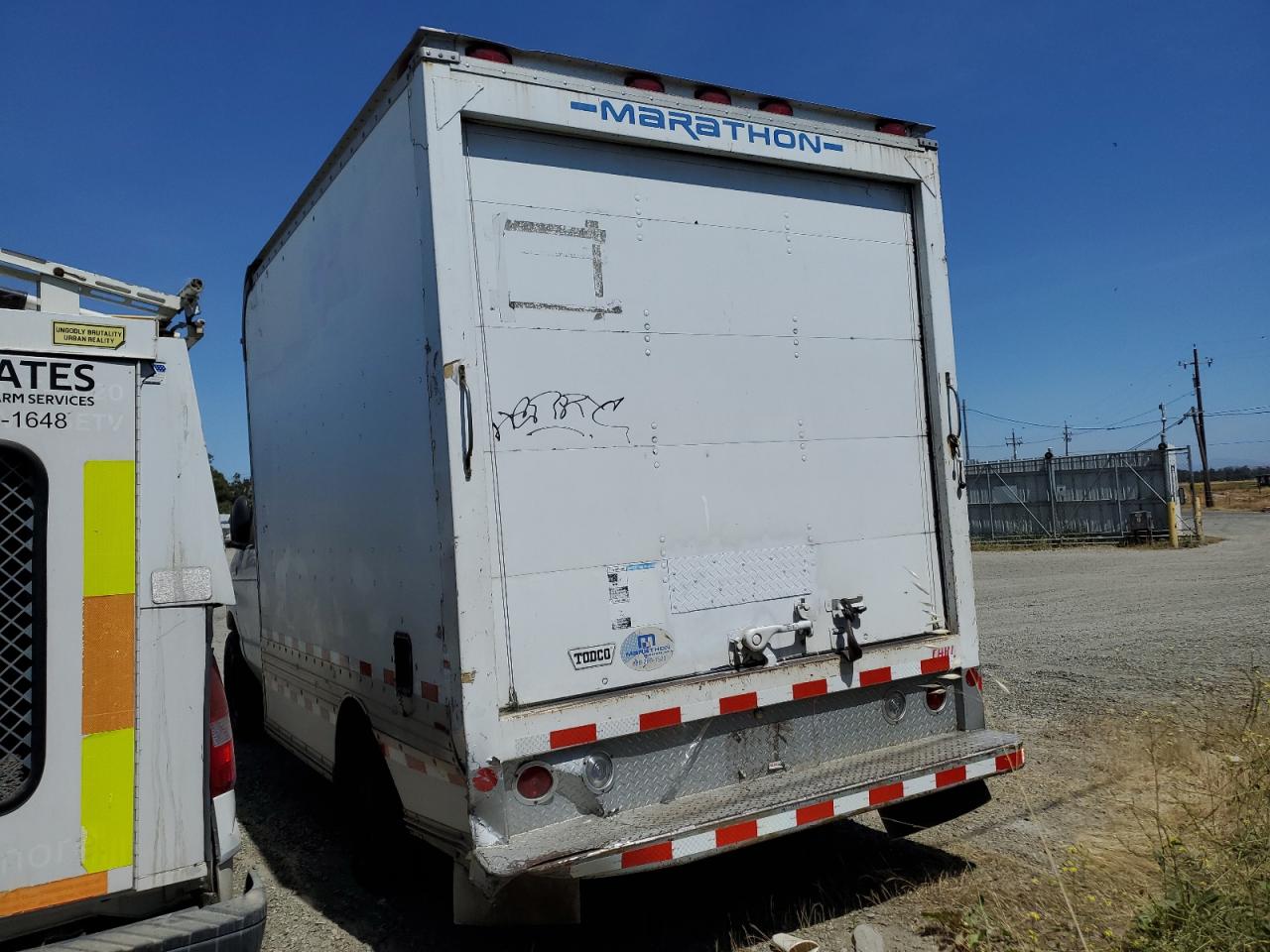 Ford Econoline E350 Super Duty Cutaway Van Image 2