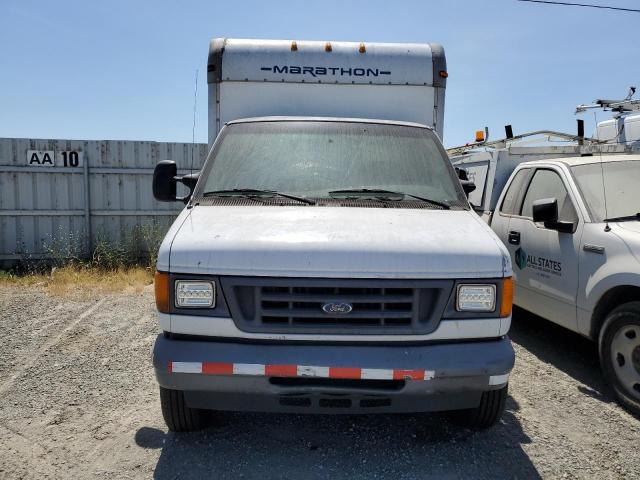 Ford Econoline E350 Super Duty Cutaway Van Image 7