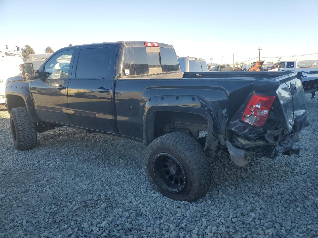 GMC Sierra K3500 Denali Image 4