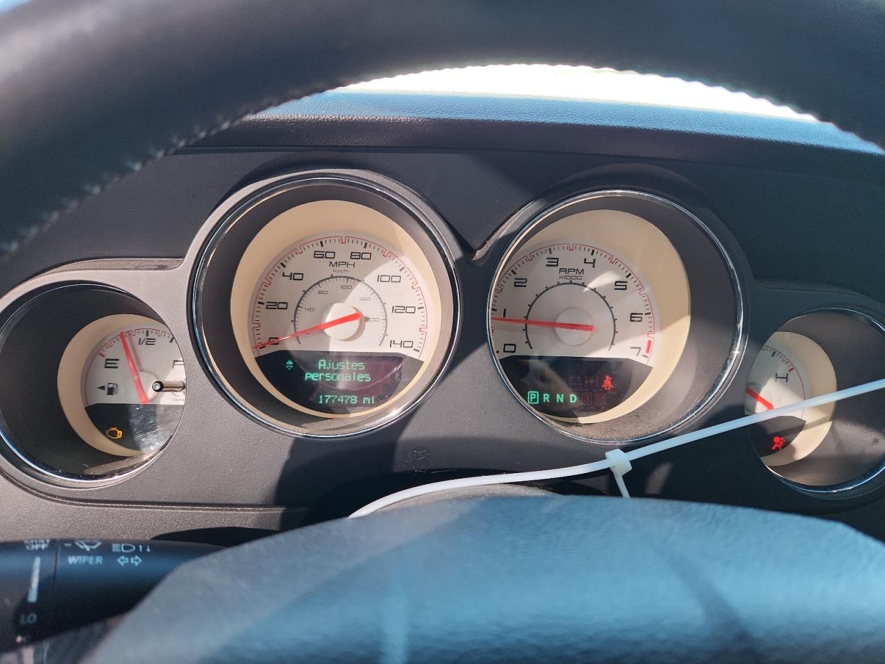 Dodge Challenger Sxt Image 7