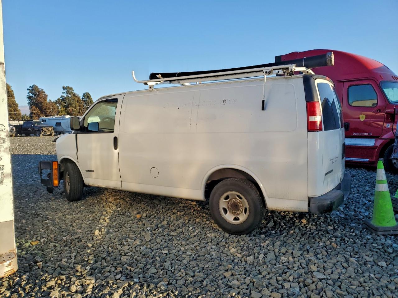 Chevrolet Express Image 6