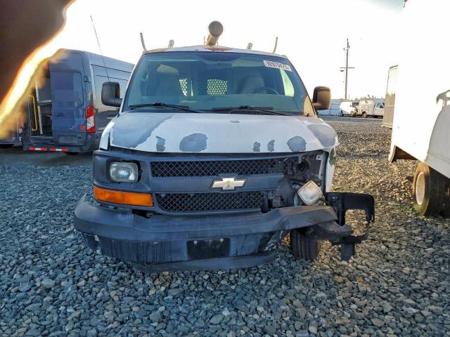 Chevrolet Express Image 7