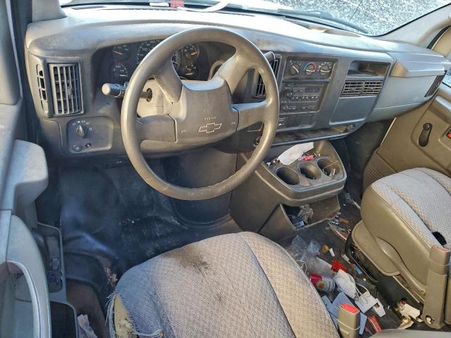 Chevrolet Express Image 12