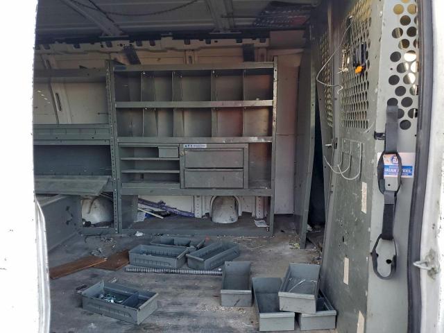 Chevrolet Express Image 3