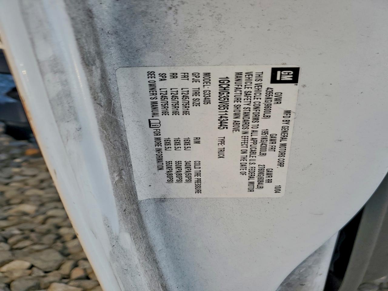 Chevrolet Express Image 13