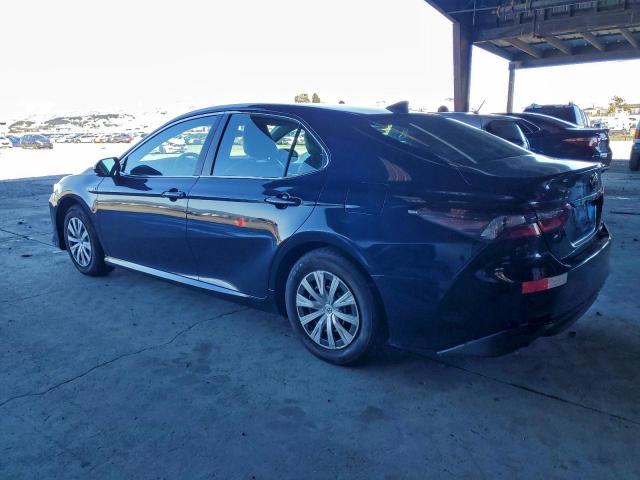 Toyota Camry Le Image 3