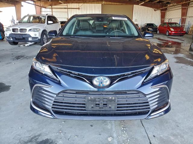 Toyota Camry Le Image 5