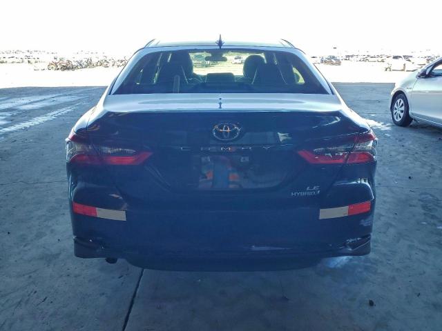 Toyota Camry Le Image 2