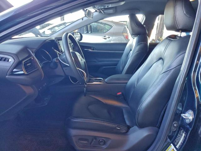 Toyota Camry Le Image 11