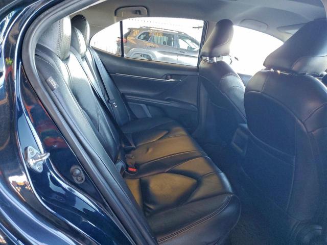 Toyota Camry Le Image 6