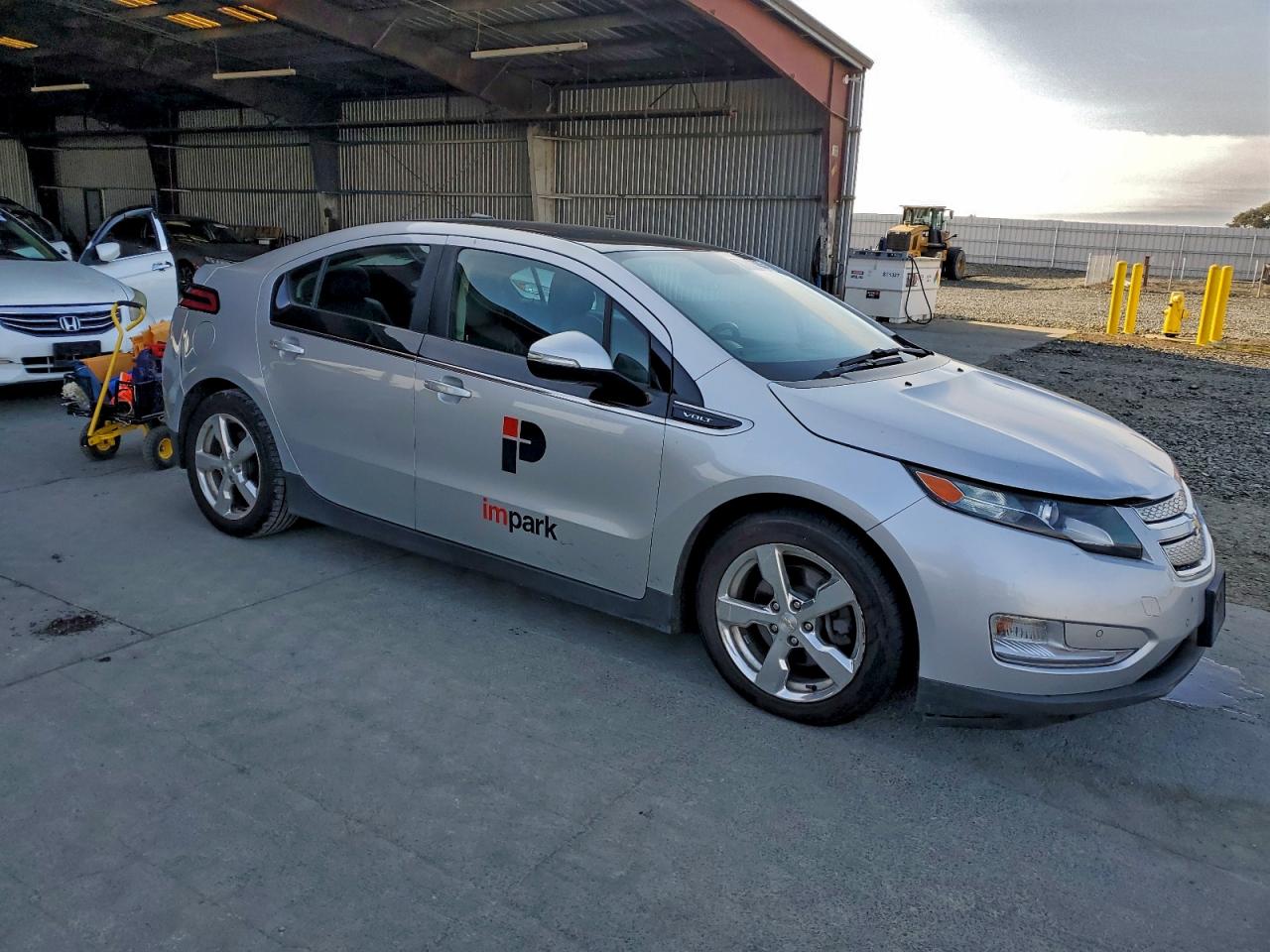 Chevrolet Volt Image 2